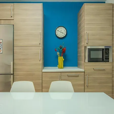 Beautiful Flat With Balcony And Wifi In Center *