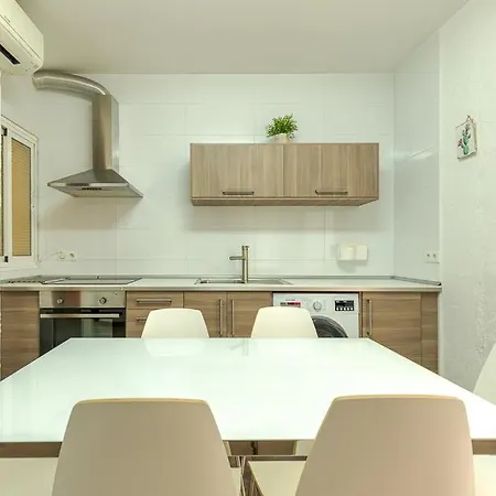 Beautiful Flat With Balcony And Wifi In Center * Málaga